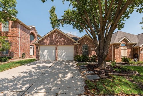 3913 Fairfax Dr, Bedford, TX, 76021-6156 | Card Image