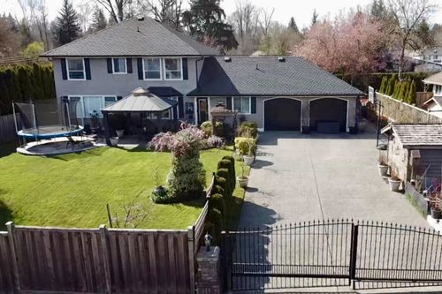 7930 144 St, Surrey, BC, V3W1K1 | Card Image