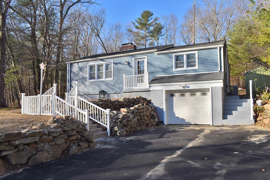 305 Shady Hill Drive, For Sale in East Greenwich Zoocasa