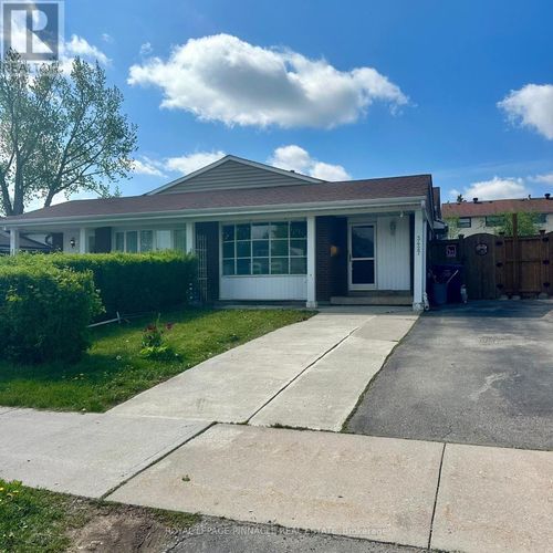 3427 Martins Pine Cres, Mississauga, ON, L5L1G3 | Card Image