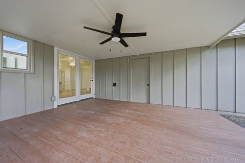 1007 W D St, Jenks, OK, 74037-2505 | Card Image