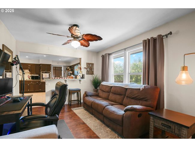 4247 Redwood Hwy, House other with 5 bedrooms, 3 bathrooms and null parking in Grants Pass OR | Image 5