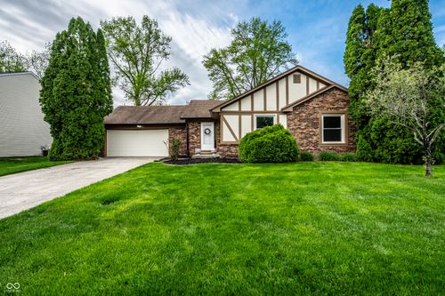 8323 Mockingbird Ln, Indianapolis, IN, 46256-1712 | Card Image