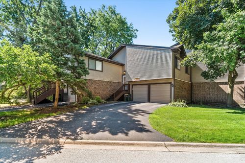 365-29W365 Thornwood Ln, Warrenville, IL, 60555-2672 | Card Image