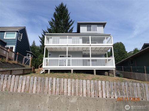 1821 W 8th St, Aberdeen, WA, 98520-1100 | Card Image