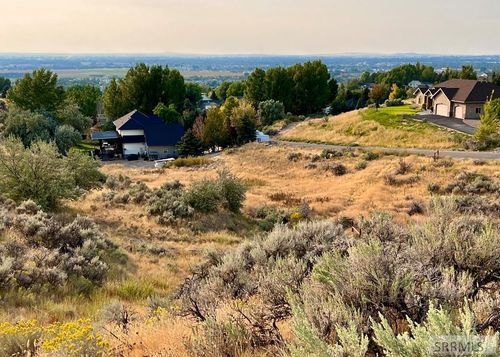 6852 S Ensenada Cir, Idaho Falls, ID, 83406-8296 | Card Image