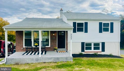 237 E Valley Forge Rd, KING OF PRUSSIA, PA, 19406-2032 | Card Image