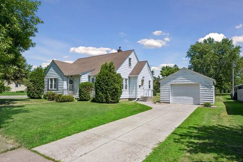 405 4th Ave Se, Milaca, MN, 56353-1242 | Card Image
