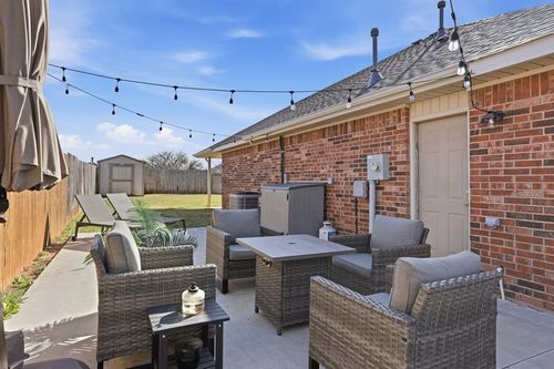 708 E Forest Court Ln, Mustang, OK, 73064-4300 | Card Image