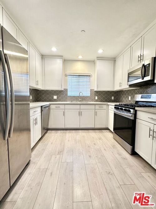 unit-14-5250 Chesebro Rd, Agoura Hills, CA, 91301-2296 | Card Image