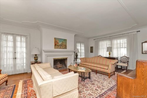 57 Beacon Hill Rd, Port Washington, NY, 11050-3035 | Card Image