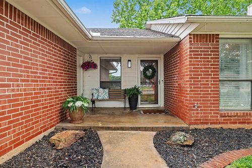2213 Tracys Ter, Edmond, OK, 73013-2700 | Card Image