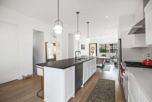 A - 1410 E 3 Rd St, House other with 4 bedrooms, 5 bathrooms and 2 parking in Austin TX | Image 9