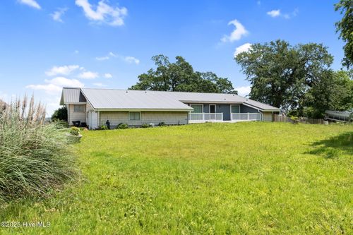 110 Gull Dr, Sneads Ferry, NC, 28460-6567 | Card Image