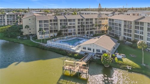 h-405-3785 Lake Bayshore Dr, BRADENTON, FL, 34205-5114 | Card Image
