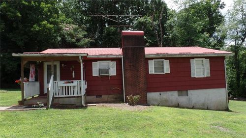 150 Beauty St, Elkin, NC, 28621-2749 | Card Image