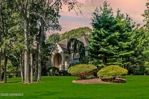 18 Wetherill Dr, Millstone Township, NJ, 08510-8701 | Card Image