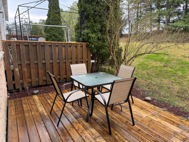 76 - 76 Laurie Cres, Condo with 3 bedrooms, 2 bathrooms and 2 parking in Owen Sound ON | Image 4