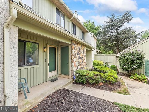 1667 Hunters Ct, YARDLEY, PA, 19067-5743 | Card Image