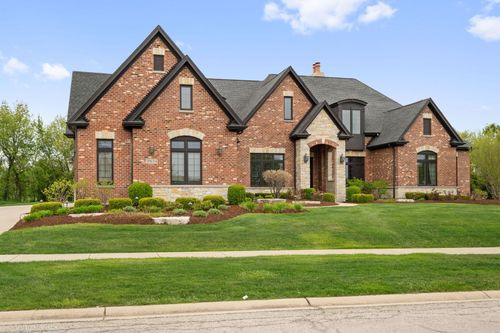 39W354 Long Meadow Ln, St. Charles, IL, 60175-7948 | Card Image