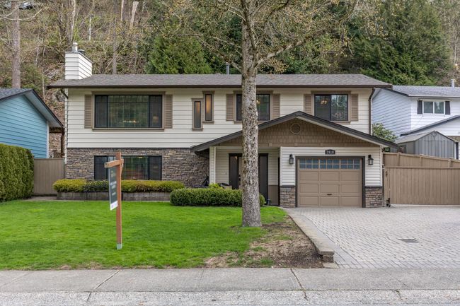 2410 Cameron Crescent, House other with 3 bedrooms, 2 bathrooms and 5 parking in Abbotsford BC | Image 2
