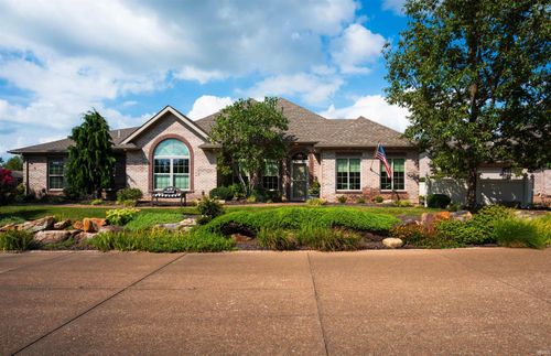 8024 Wolf Creek Ct, Evansville, IN, 47712-7641 | Card Image