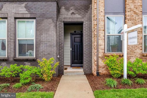 20941 Bluebird Sq, STERLING, VA, 20165-5894 | Card Image