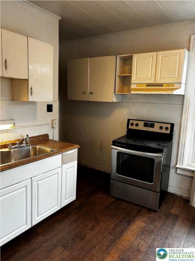 2 - 220 N 4 Th St, Condo with 5 bedrooms, 2 bathrooms and null parking in Allentown PA | Image 5