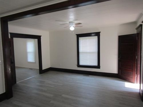 516 S Cedar St, Owosso, MI, 48867-3404 | Card Image