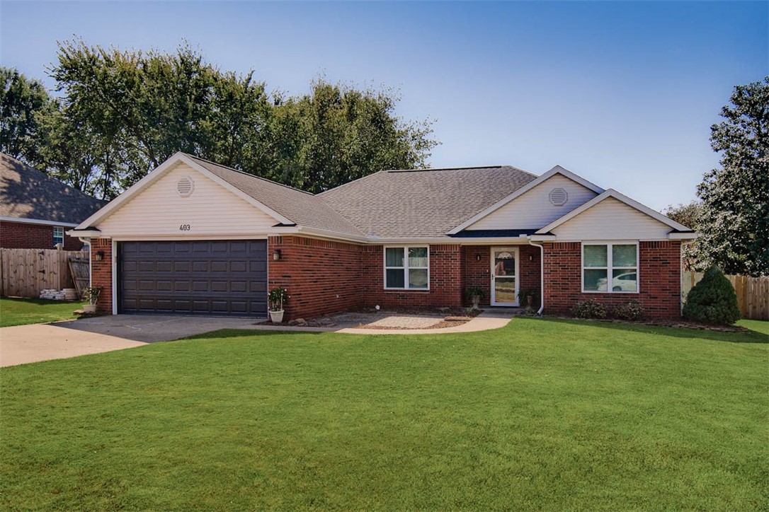 Edgehill Ave, Lowell, AR 72745