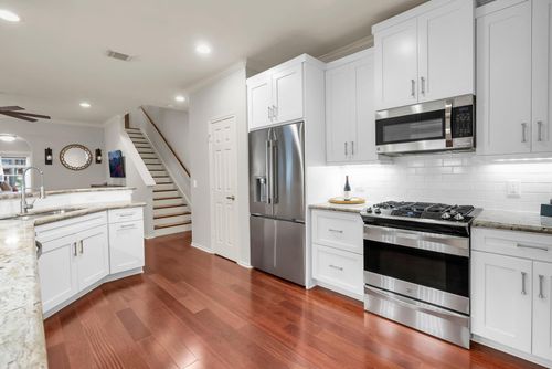 3 Darlinghurst Dr, Conroe, TX, 77384-5103 | Card Image