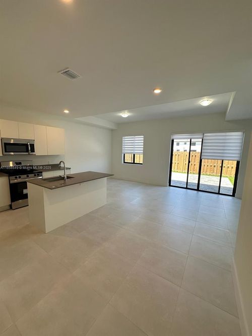0-18987 Sw 345th Ter, Florida City, FL, 33034-5441 | Card Image