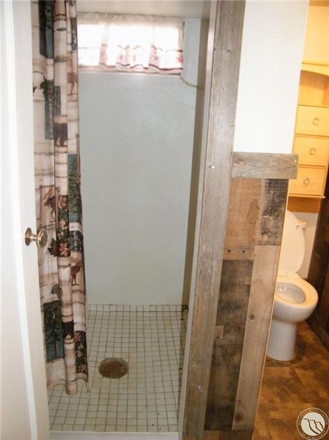 Basement Shower | Image 18