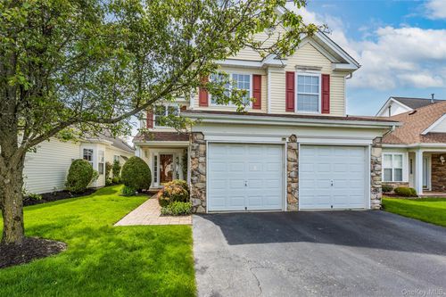 6-6 Julia Cir, Middle Island, NY, 11953-2652 | Card Image