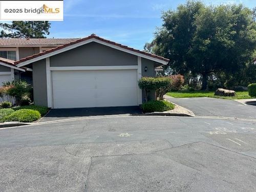 55 Turtle Creek St, Oakland, CA, 94605-4620 | Card Image