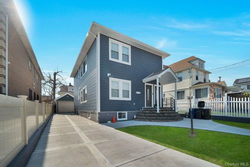 11718 198th Street, New York, NY, 11412 | Card Image