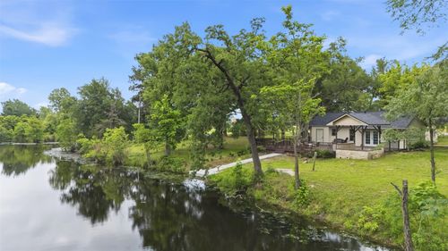 2365 S Fm 46, Franklin, TX, 77856-3948 | Card Image