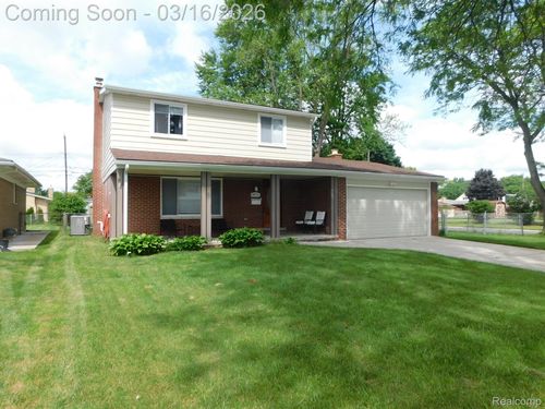 36771 Lodge Dr, Sterling Heights, MI, 48312-3323 | Card Image