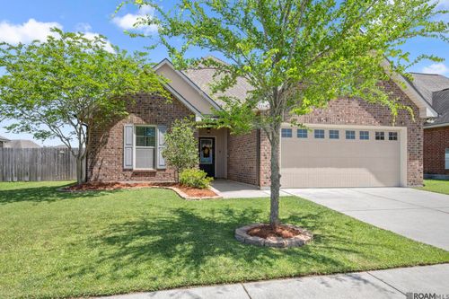 18334 Crows Nest Dr, Prairieville, LA, 70769-2900 | Card Image