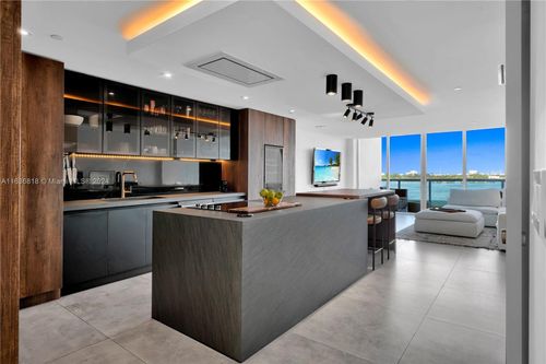 apt-1002-7935 East Dr, North Bay Village, FL, 33141-3687 | Card Image