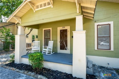 330 Kessler St, New Braunfels, TX, 78130-7817 | Card Image