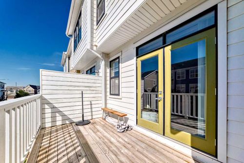 84 Sherwood Row Nw, Calgary, AB, T3R0X1 | Card Image