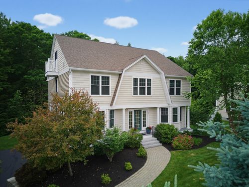 33 Chisholm Farm Drive, Stratham, NH, 03885 | Card Image