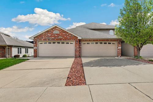 305 Deertrail Ln, Schererville, IN, 46375-2493 | Card Image