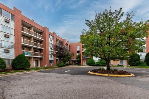 306-4975 Washington St, Boston, MA, 02132-2111 | Card Image