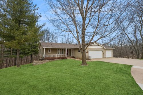1419 Sunrise Dr, Knoxville, IA, 50138-1083 | Card Image