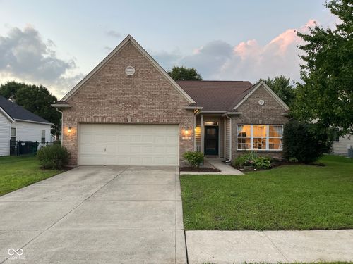 7818 Red Sunset Way, Avon, IN, 46123-8601 | Card Image