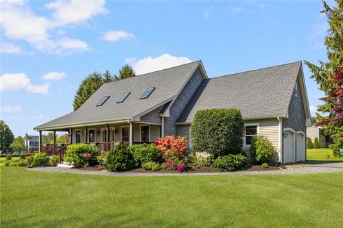 9 Spring Hill Rd, Portsmouth, RI, 02871-3638 | Card Image