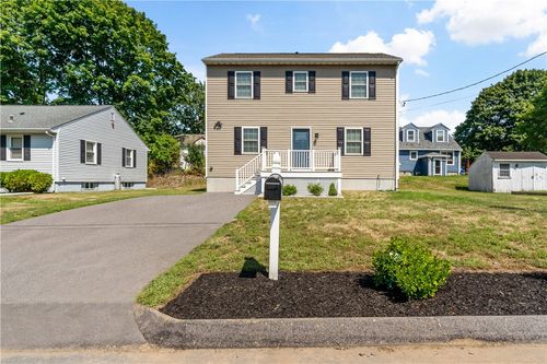 12 Henry St, Westerly, RI, 02891-1636 | Card Image