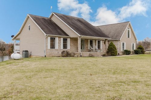 20791 Misty Waters Pt, Pittsburg, IL, 62974-1884 | Card Image